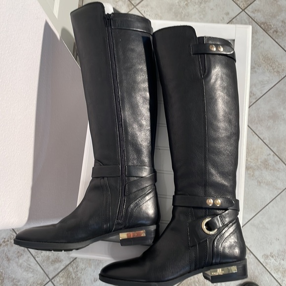 Vince Camuto Womens Boots - Picture 2 of 4